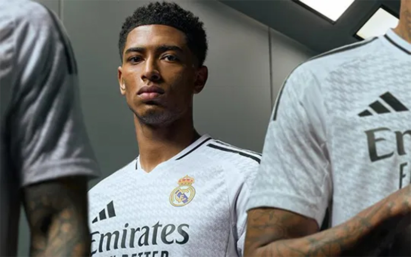 Nouveaux Maillots de Football